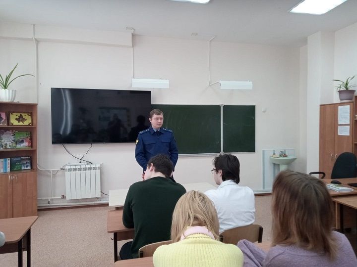 Прокуратура Шегарского района Томской области провела встречу со школьниками
